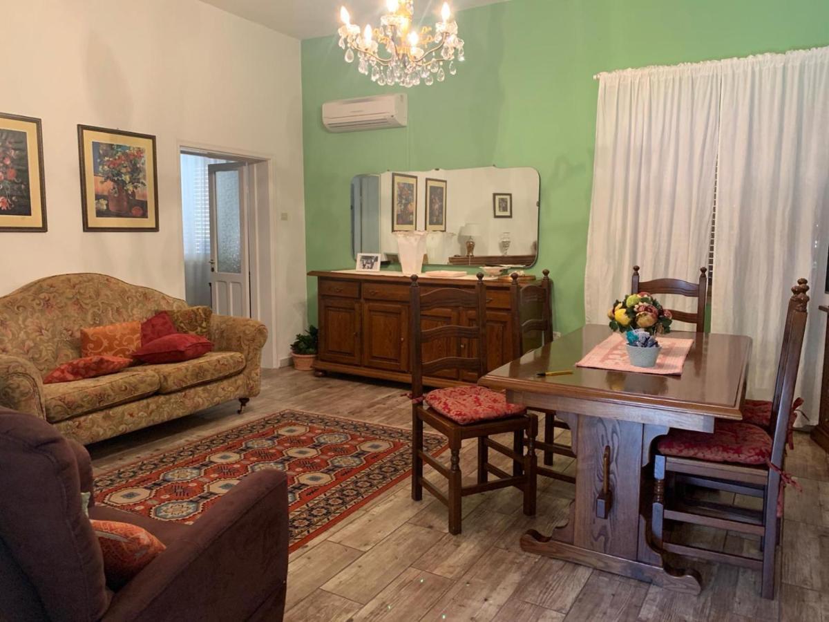 Apartament Casa Caterina In Centro Sindia Zewnętrze zdjęcie